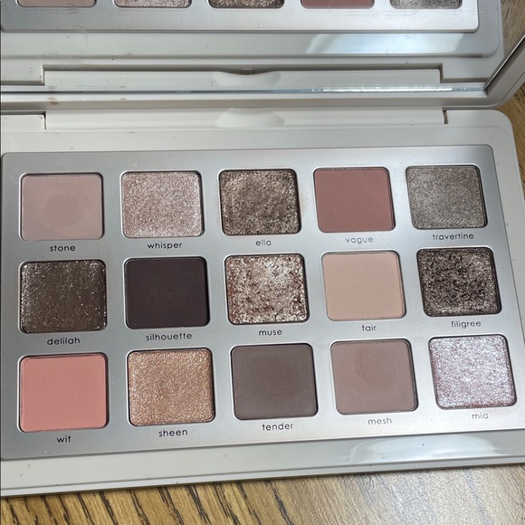 Natasha Denona I Need a Nude eyeshadow Palette - Picture 3 of 7